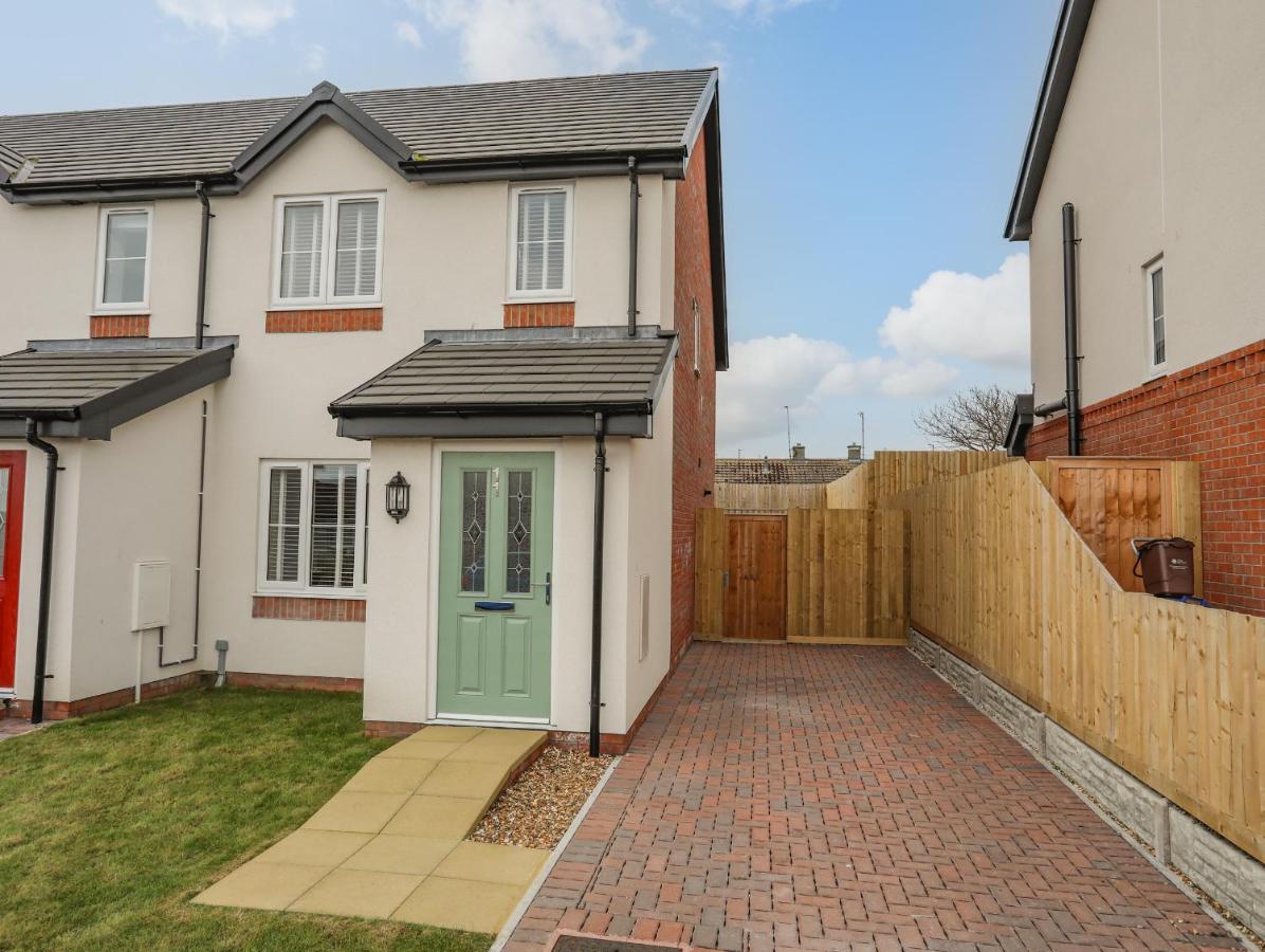 Swn Y Nant Villa Holyhead Exterior photo